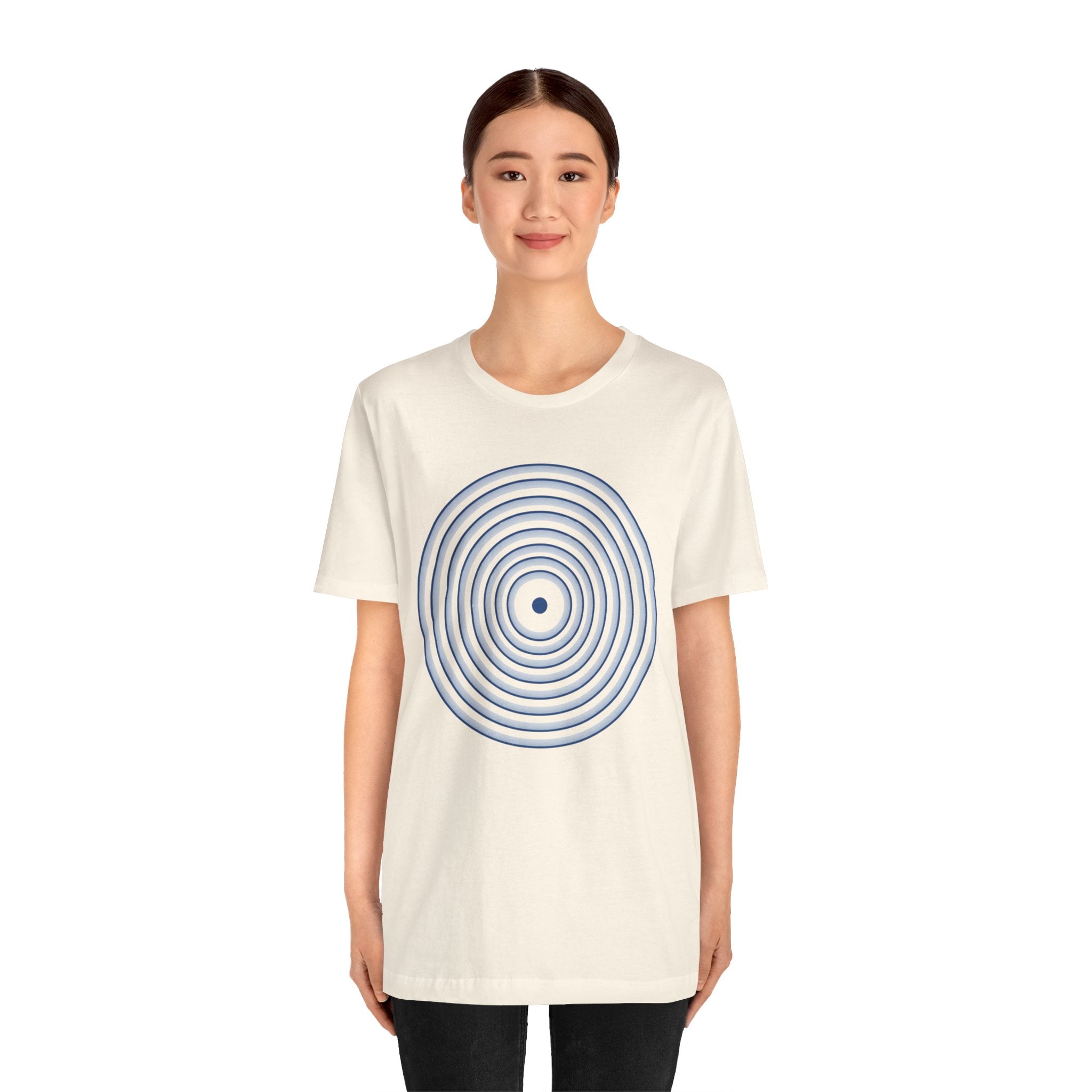 Concentric Circle Graphic Tee – Minimalist Retro Target Design