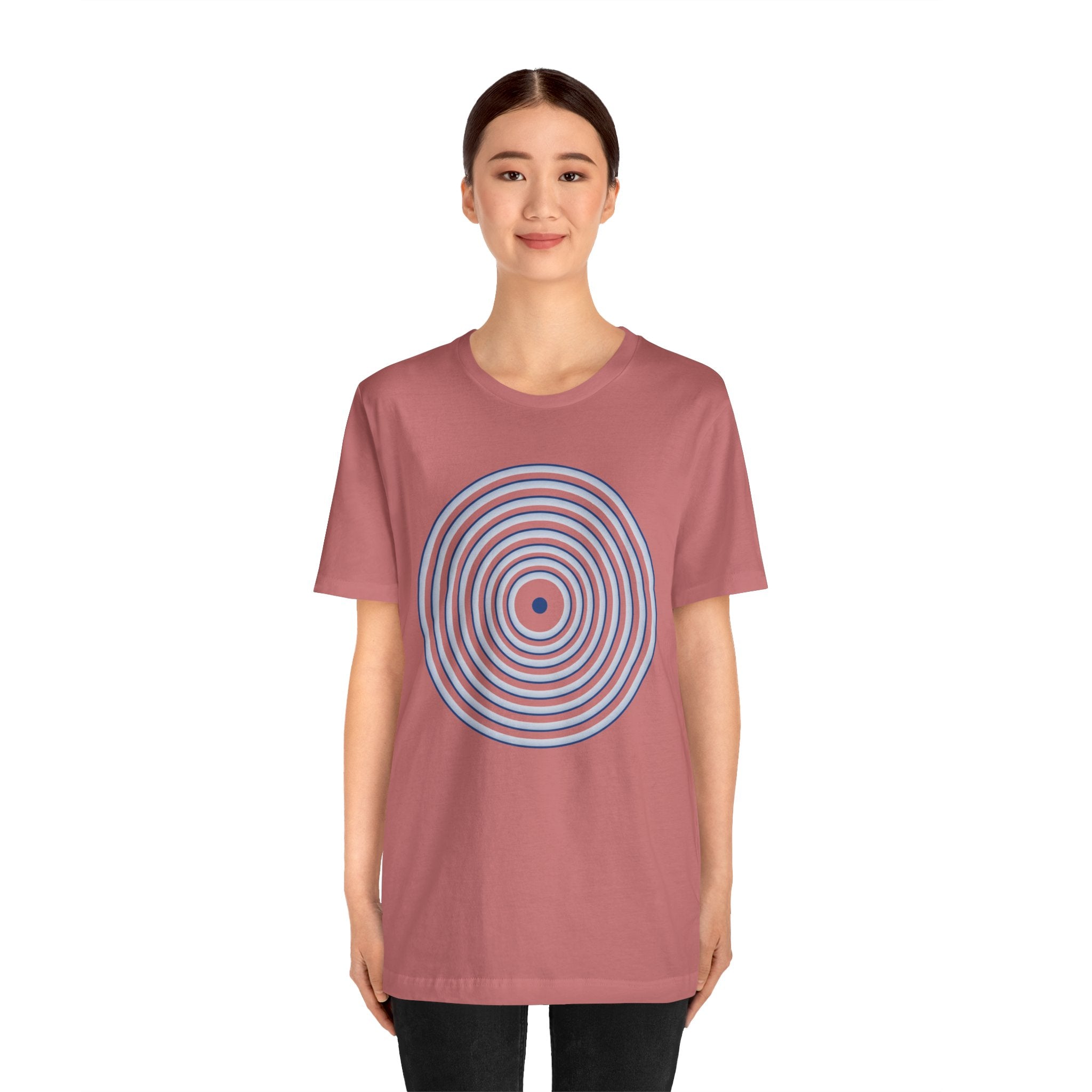 Concentric Circle Graphic Tee – Minimalist Retro Target Design