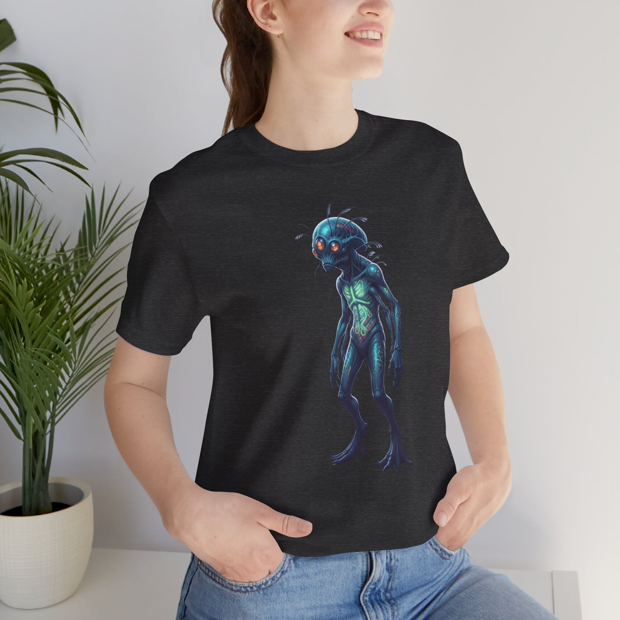 Alien Creature Graphic Tee — Sci‑Fi Monster T‑Shirt
